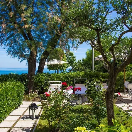 Adler Hotell 3*